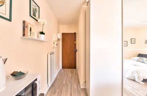 Quartier des peupliers Apartment | Joli Studio, Neuf, Calme & Lumineux -Bail Mobilité