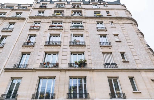 Hopital Saint-Louis Apartment | Joli Studio pour 3 - La Vilette!