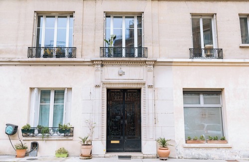 Hopital Saint-Louis Apartment | Joli Studio pour 3 - La Vilette!