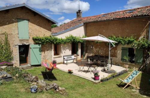 Iteuil Bed & Breakfast | Jolie chambre d'hôtes
