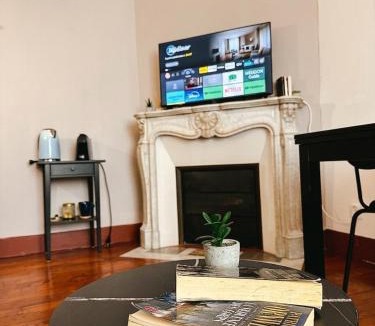 Dreux Hotel | Jolie chambre sous les toits