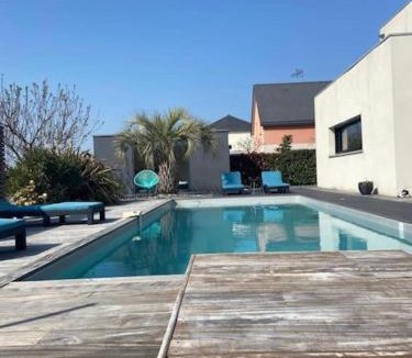 La Guerche-de-Bretagne Villa | Jolie maison avec piscine et Spa