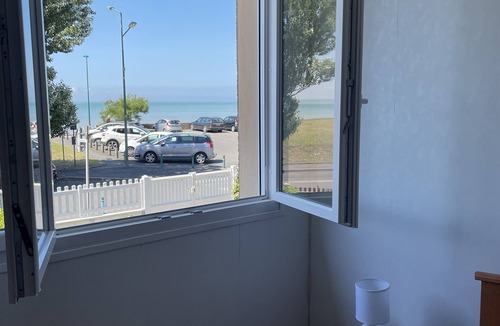 Saint-Jean-le-Thomas House | Jolie Maison 3 Pièces en Front de mer Dans la Baie du Mont Saint Michel