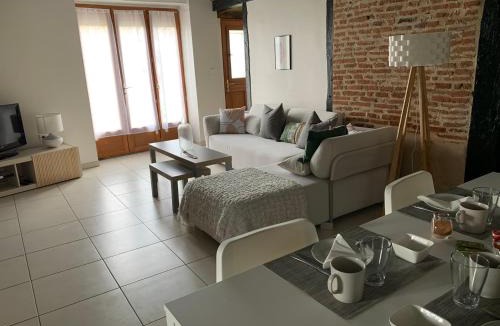 Taix House | Jolie maison avec cheminée, à la campagne