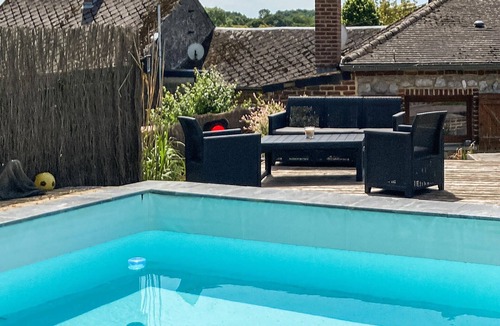 Hestrud House | Jolie maison avec piscine