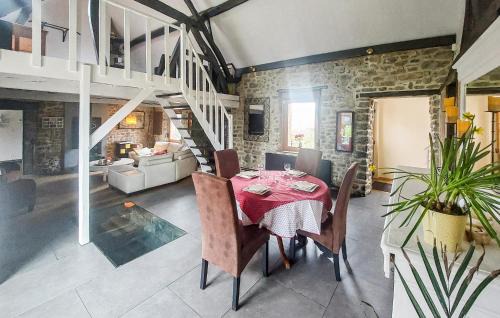 Hestrud House | Jolie Maison Avec Piscine