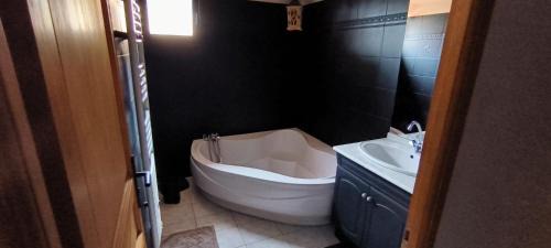 Millenaire House | Jolie maison avec spa exterieur