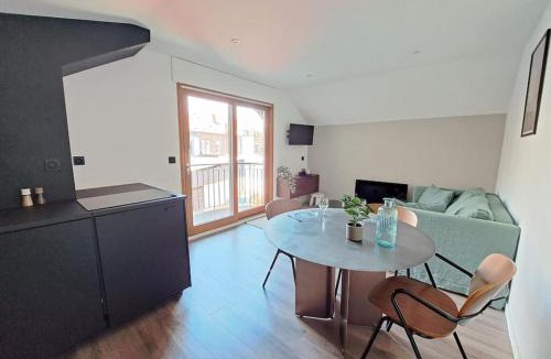 La Madeleine Apartment | Jolie maison en duplex avec balcon à La Madeleine