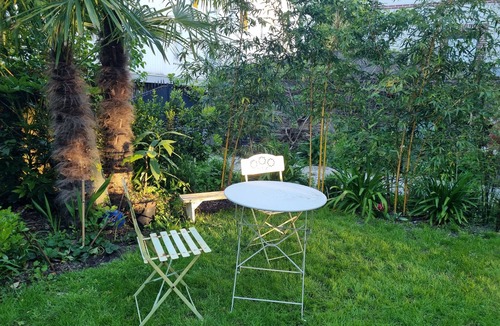 Trentemoult House | Jolie Maison et Jardin en Bord de Loire