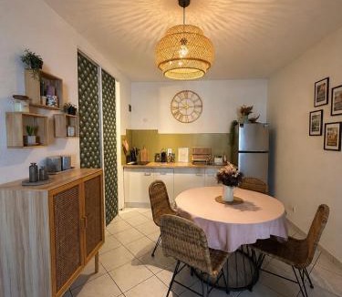 Sainte-Marie-la-Mer House | Jolie maison de village proche de la mer