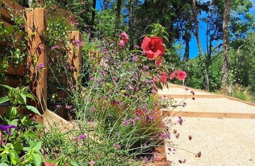 Pardailhan House | Jolie Maison Pour 2 Pers. Avec Piscine Partagée et Jardin à Pardailhan