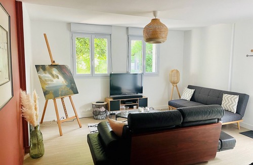 Fondettes House | Jolie Maison Proche de Tours Avec Piscine Chauffée et Terrasse Privée