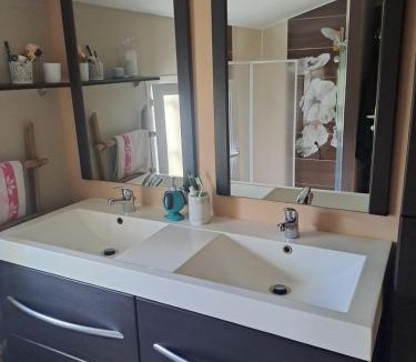 Vedene Apartment | Jolie petite maison tout proche d avignon