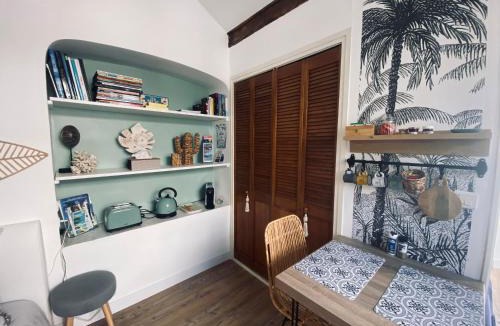 Carqueiranne Apartment | Jolie studio climatisé avec parking et proche de la mer