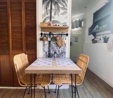 Carqueiranne Apartment | Jolie studio climatisé avec parking et proche de la mer