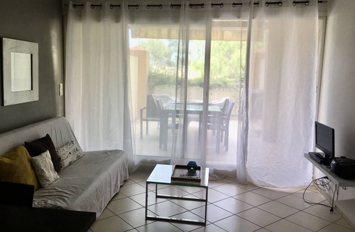 L'Ile-Rousse Apartment | Jolie T2 Avec Terrasse