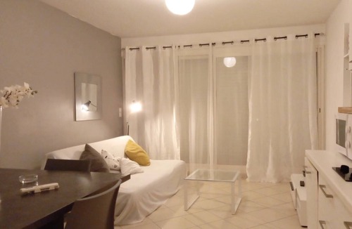 L'Ile-Rousse Apartment | Jolie T2 Avec Terrasse