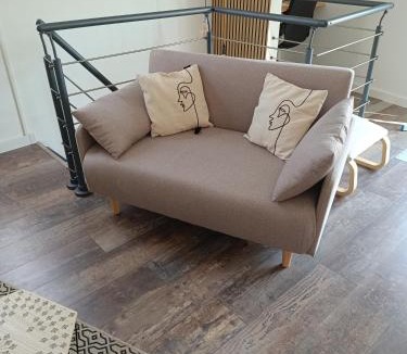 Mirebeau Apartment | Jolilina