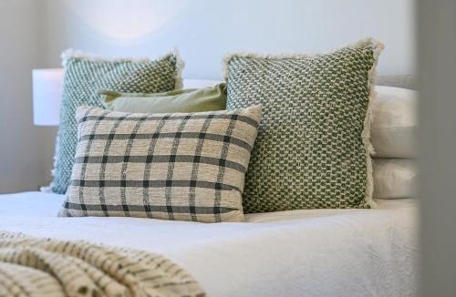 Port Adelaide Apartment | Jolly Jubilant Jubilee