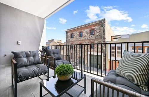 Port Adelaide Apartment | Jolly Jubilant Jubilee