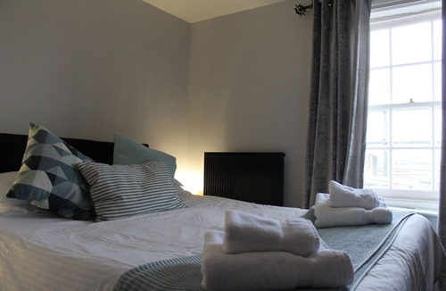 Heybridge Bed & Breakfast | Jolly Sailor- Fish on the Quay