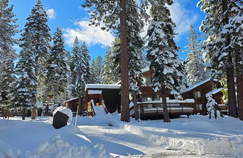 Lake Forest House | Jollymour's Homey Dollar Point Cabin