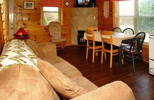Cosby Ski Chalet | Jon's Pond on Cosby Creek