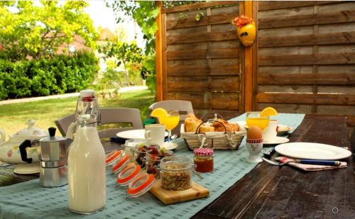 Saint-Julien-de-Lampon Bed & Breakfast | Jonadam
