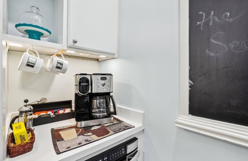 Melrose on the Beach Cottage | JonBie THE Maison OCEANFRONT with Golf cart
