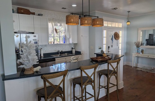 Melrose on the Beach Cottage | JonBie THE Maison OCEANFRONT with Golf cart