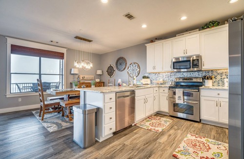 Jonestown Condo | Jonestown Condo on Lake Travis w/2 Balconies!