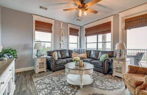 Jonestown House | Jonestown Condo on Lake Travis w/2 Balconies!