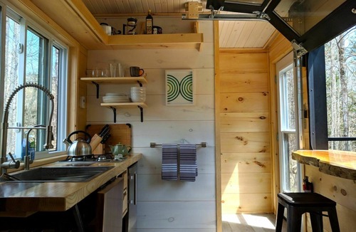 Mississippi Mills Cabin | Joni Cabin | Intimate Wilderness Retreat