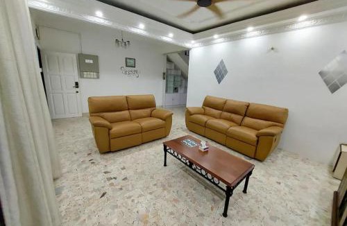 Taman Kota Laksamana House | JONKER Home 1 Walking Distant To Banda Hilir