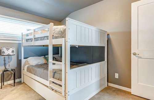 Gilchrist House | Jordan's Sandcastle, Beachfront, 20 yrds to Beach, Sleeps 17, Dog Friendly