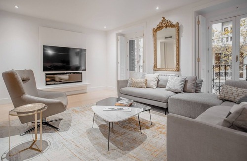 Milla de Oro Apartment | JORGE JUAN I