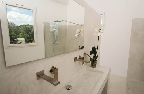 Allegre Les Fumades Other | Joseph guest room