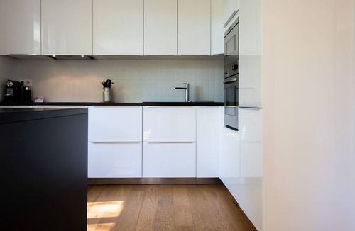 Annecy Apartment | Josephine au bord du Thiou garage