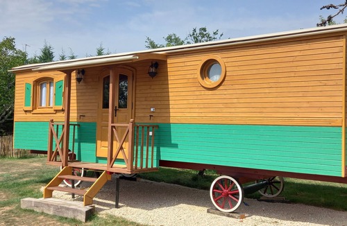 Veyrines-de-Domme House | Josephine's "La Salamandre" trailers