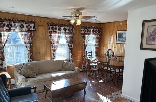 Jim Thorpe House | Josephine’s Mountain View home in downtown