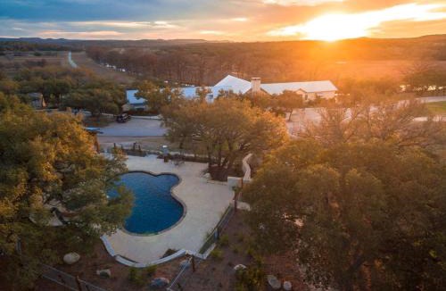 Waring Hotel | Joshua Creek Ranch