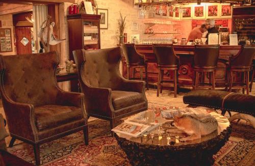 Waring Hotel | Joshua Creek Ranch