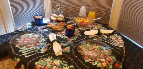 Mt. Hood - Columbia River Gorge Bed & Breakfast | Joslyn House