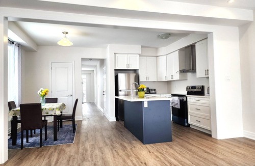Niagara Falls House | Journey Behind the Falls | Entire home - 3 bed