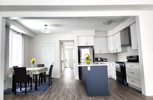 Niagara Falls House | Journey Behind the Falls | Entire home - 3 bed
