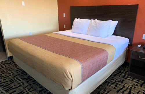 Marion Hotel | Journey Inn Marion