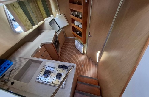 Chenille-Change Boat Rental | Journey on Iris - Houseboat for 5 guests