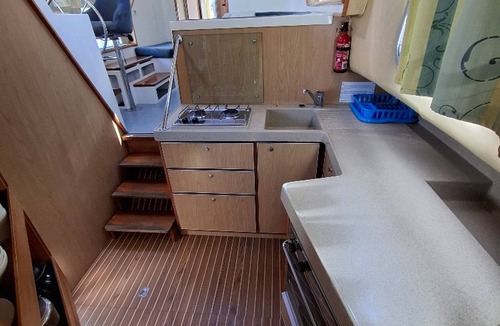 Chenille-Change Boat Rental | Journey on Iris - Houseboat for 5 guests