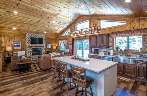 Bartlett Ski Chalet | Journey's End - 4BR Chalet 7 Min to Attitash