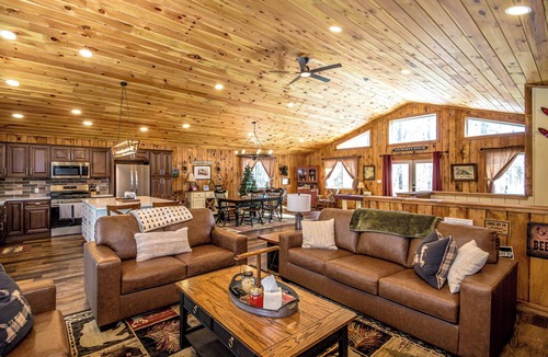 Bartlett Ski Chalet | Journey's End - 4BR Chalet 7 Min to Attitash
